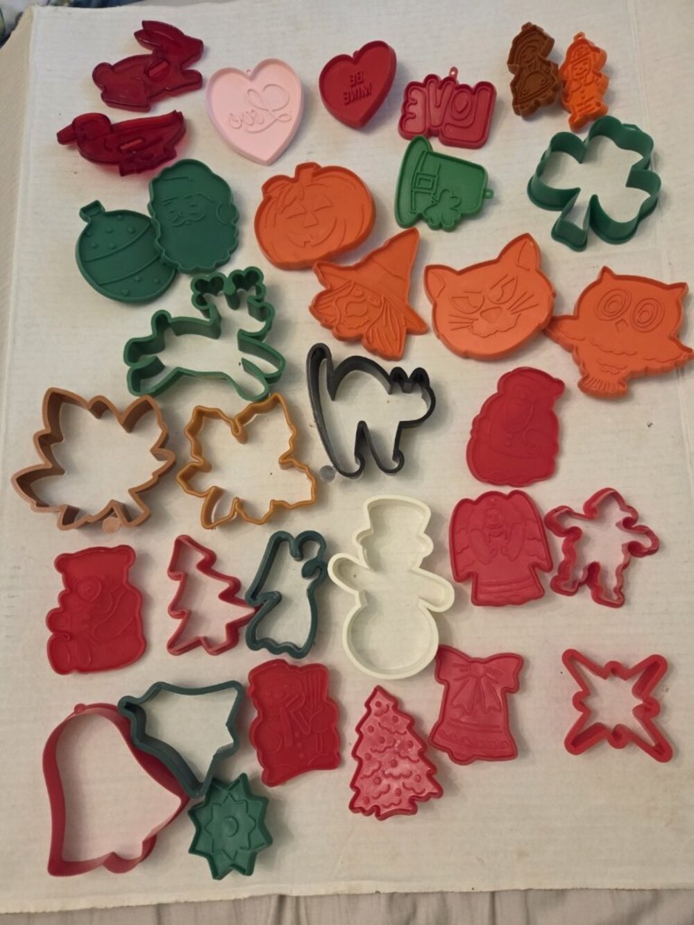 Vtg Huge Lot 33 Cookie cutters Plastic Holiday Christmas Halloween St Patrick